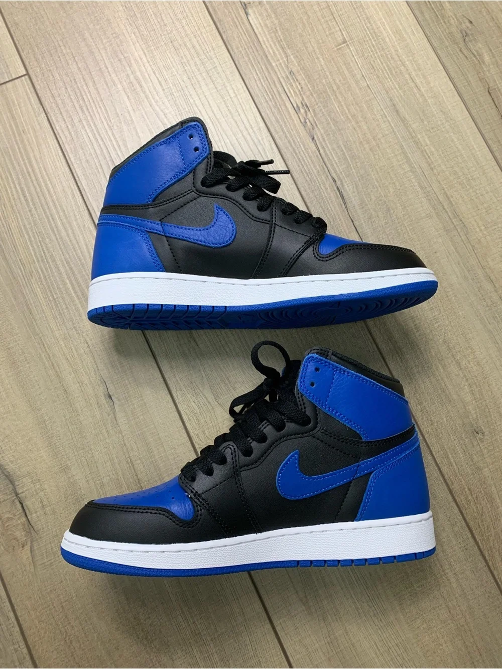 Nike Air Jordan 1 Retro High Black/Blue Sneakers